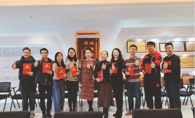 愛有溫度，心有未來--東達建材2022榮譽表彰圓滿成功